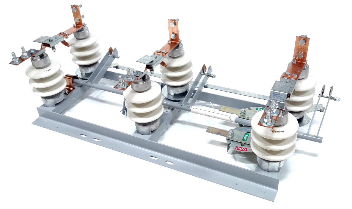 Разъединитель РЛНД-1-10-II/400 УХЛ1 с приводом ПРНЗ-10